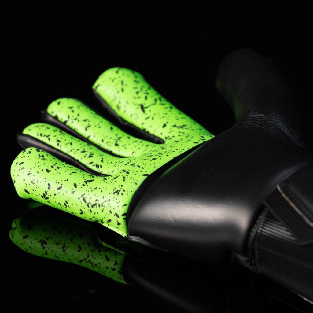 Read more about the article High Foam: The Go-To Material for Goalkeeper Gloves
